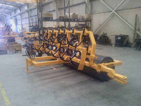 Cultivateur, déchaumeur à dents